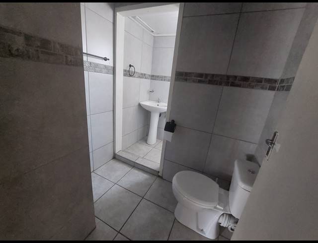 3 BEDROOM HOUSE FOR SALE IN BRENTHURST